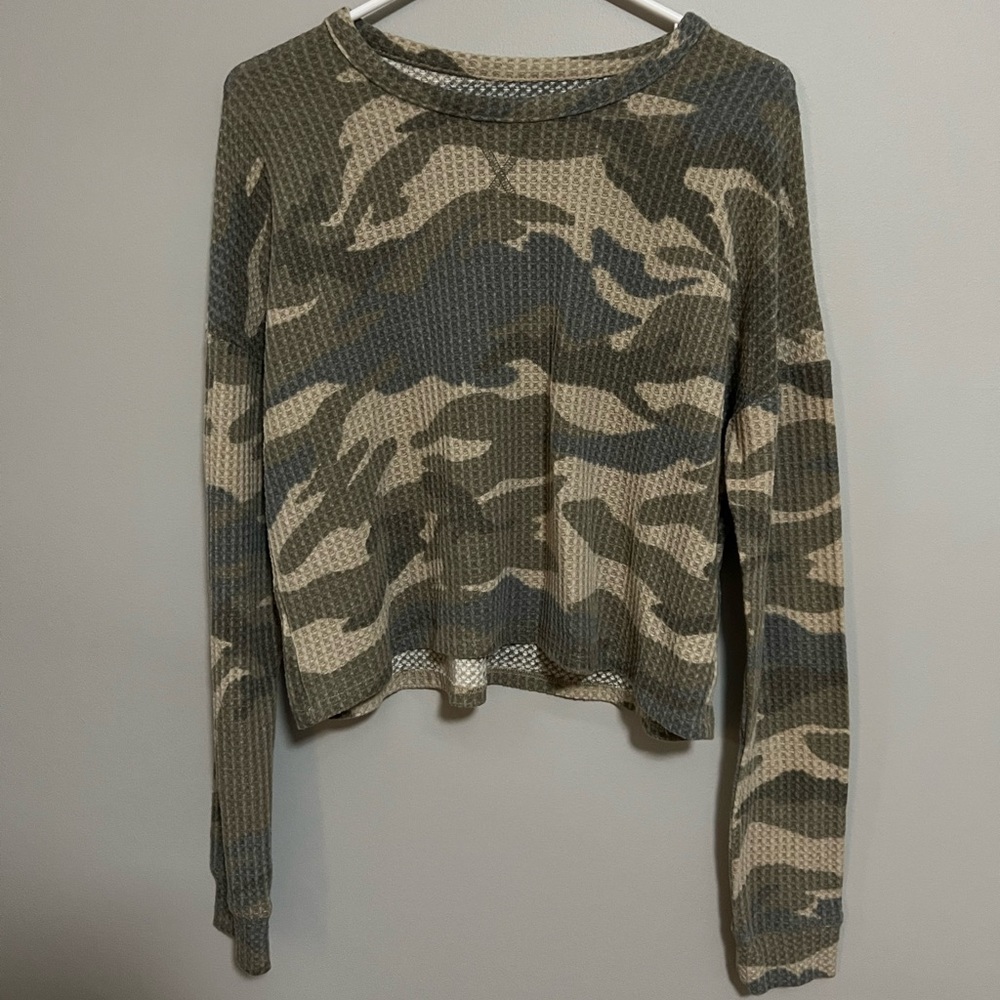 Aeropostal Green Camo Long Sleeve Waffle Top Size XS